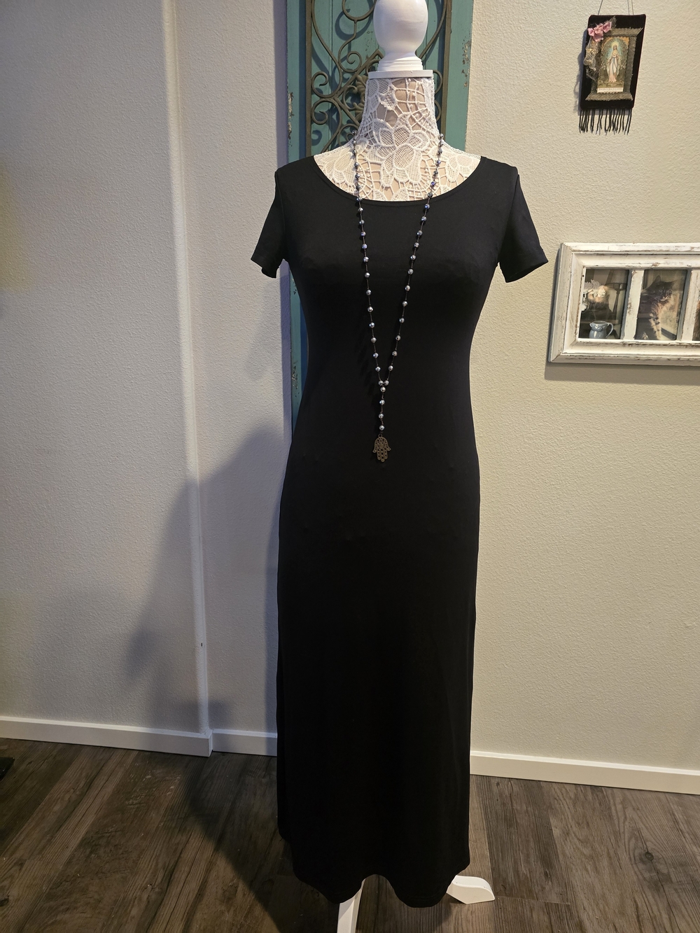 Petite Sophisticate Black Short-Sleeve Maxi Dress